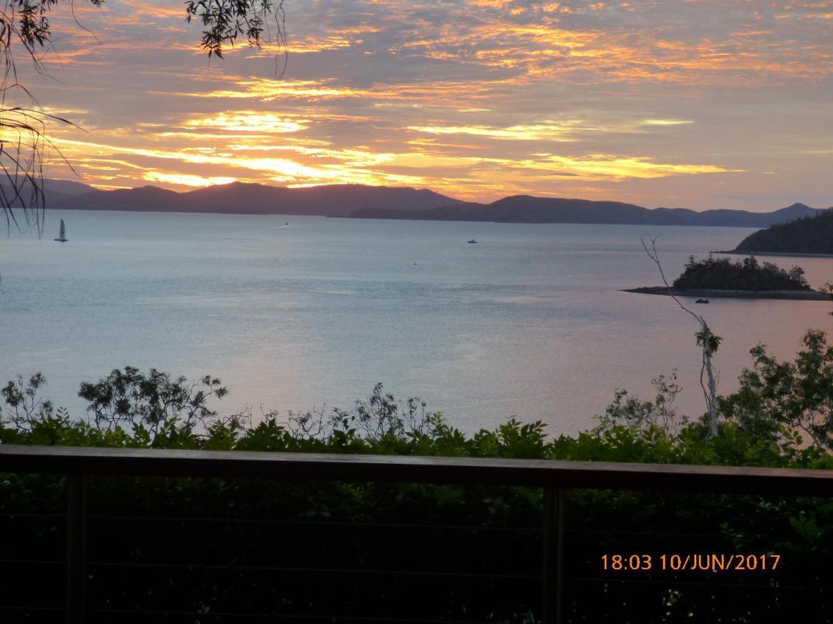 Compass Point 8 Apartment Hamilton Island Exterior photo